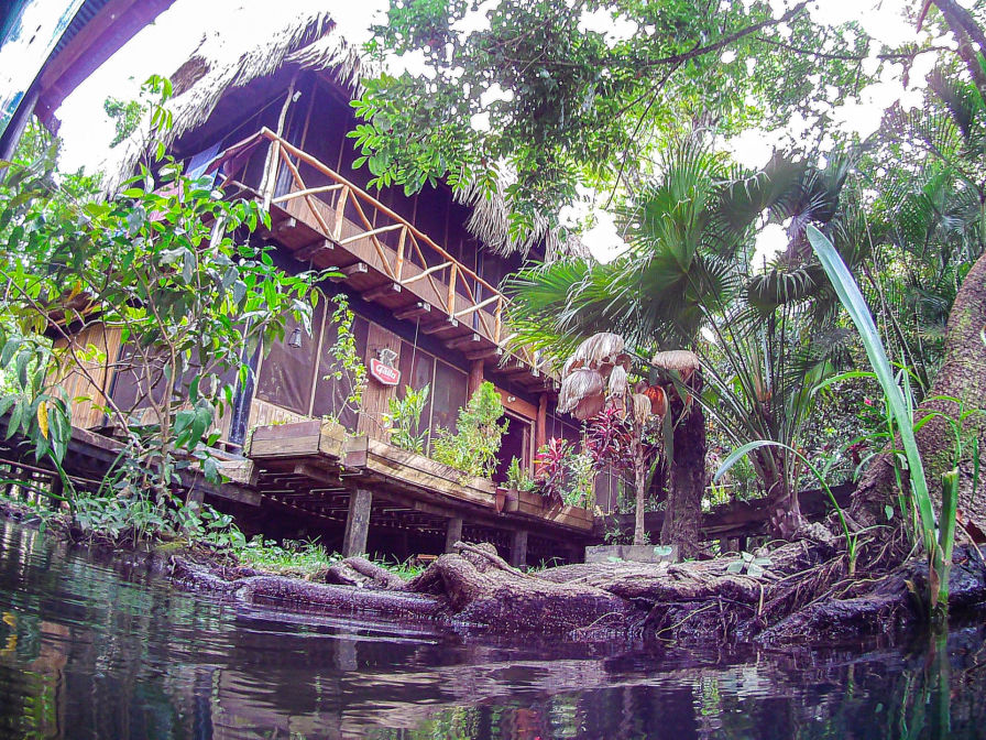 Hotel Kangaroo Rio Dulce Guatemala