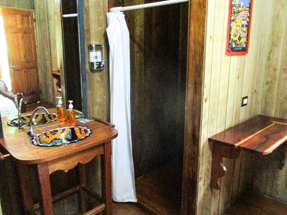 Bungalow8 Hotel-Kangaru