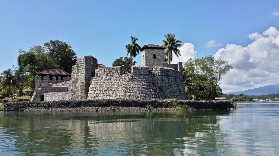 Hotel Kangaroo Rio Dulce Guatemala